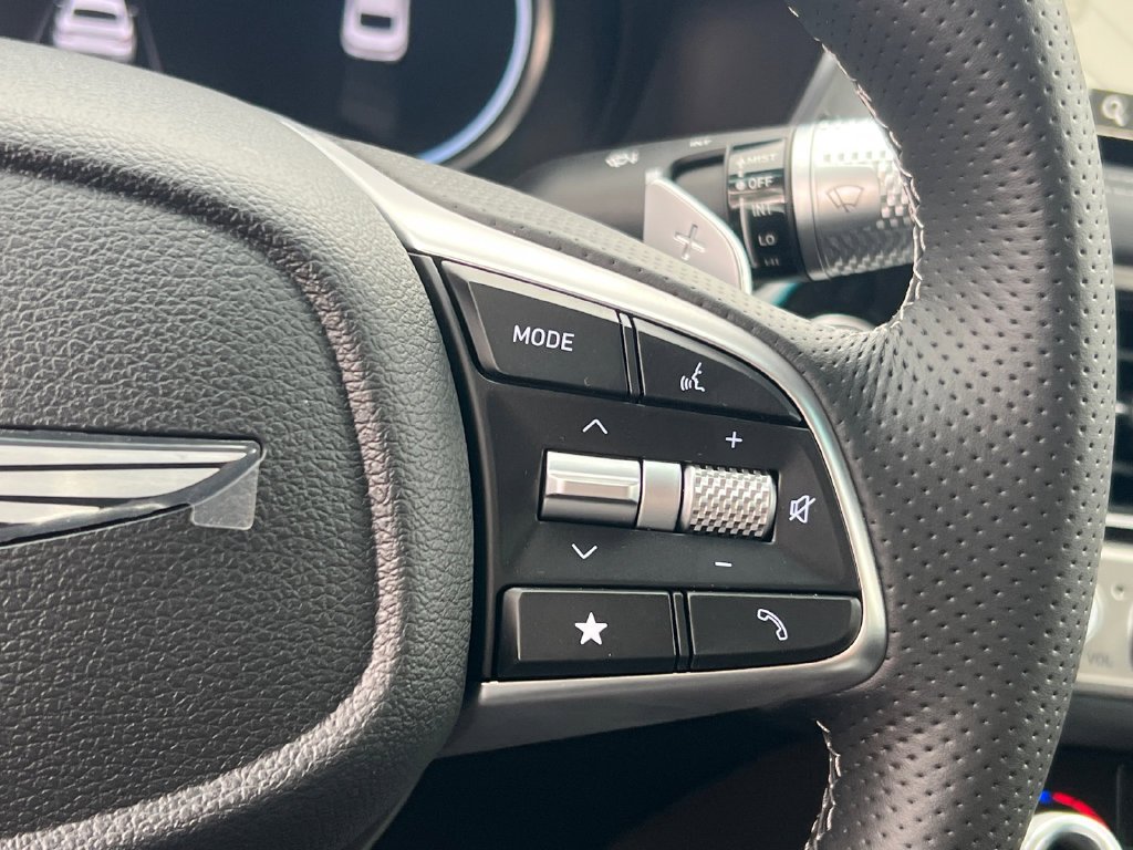 2026 GENESIS G70 Standard - Photo 25