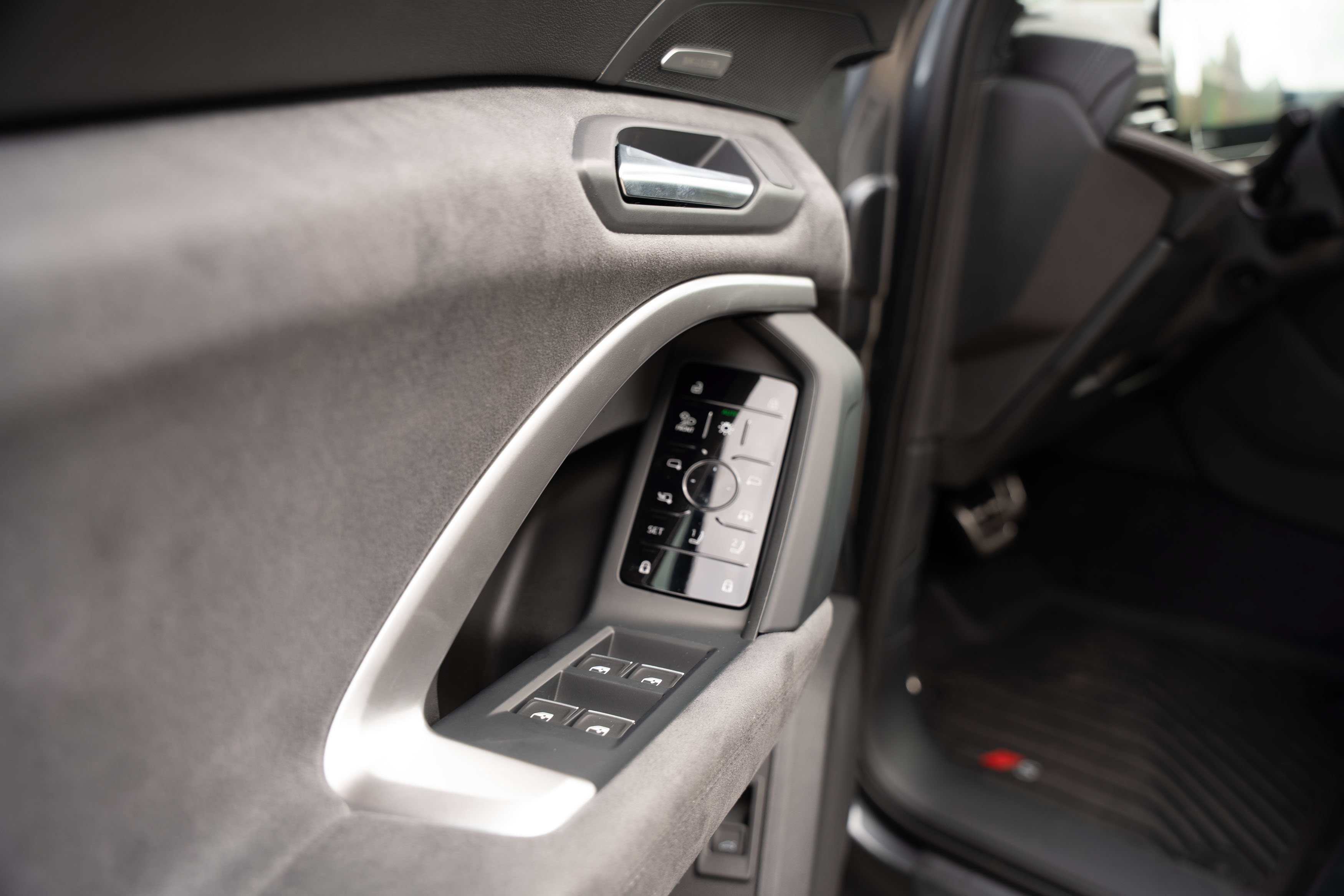 New 2026 Daytona Gray Audi Premium Plus image 19