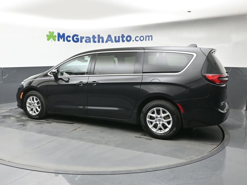 Used 2023 Black Chrysler Touring L image 25