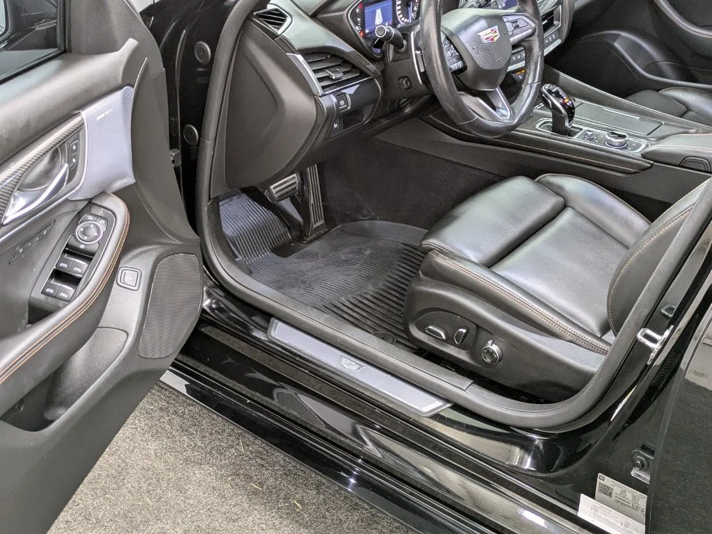 Used 2024 Black Raven Cadillac Sport image 19