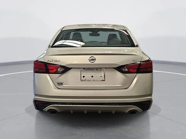 Used 2019 Silver Nissan 2.5 SL image 4