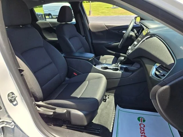 Used 2020 SUMMIT WHITE Chevrolet LT image 22