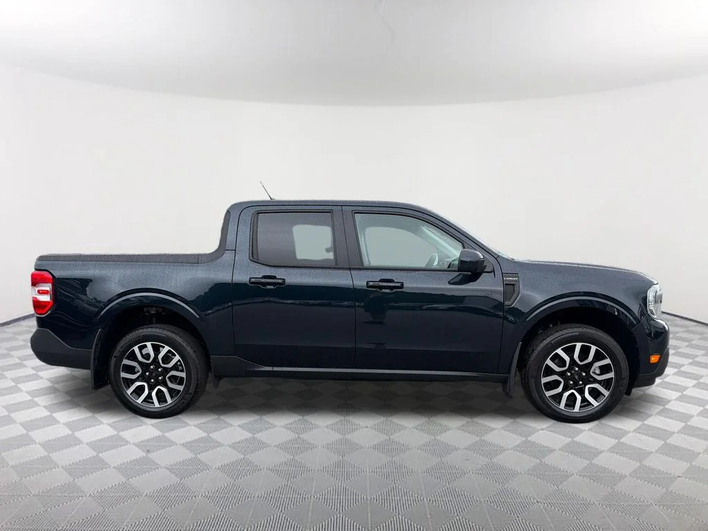 Used 2023 Blue Ford Lariat image 4