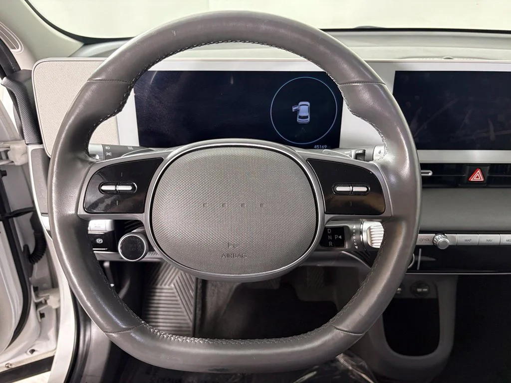 Used 2024 White Hyundai SEL image 23