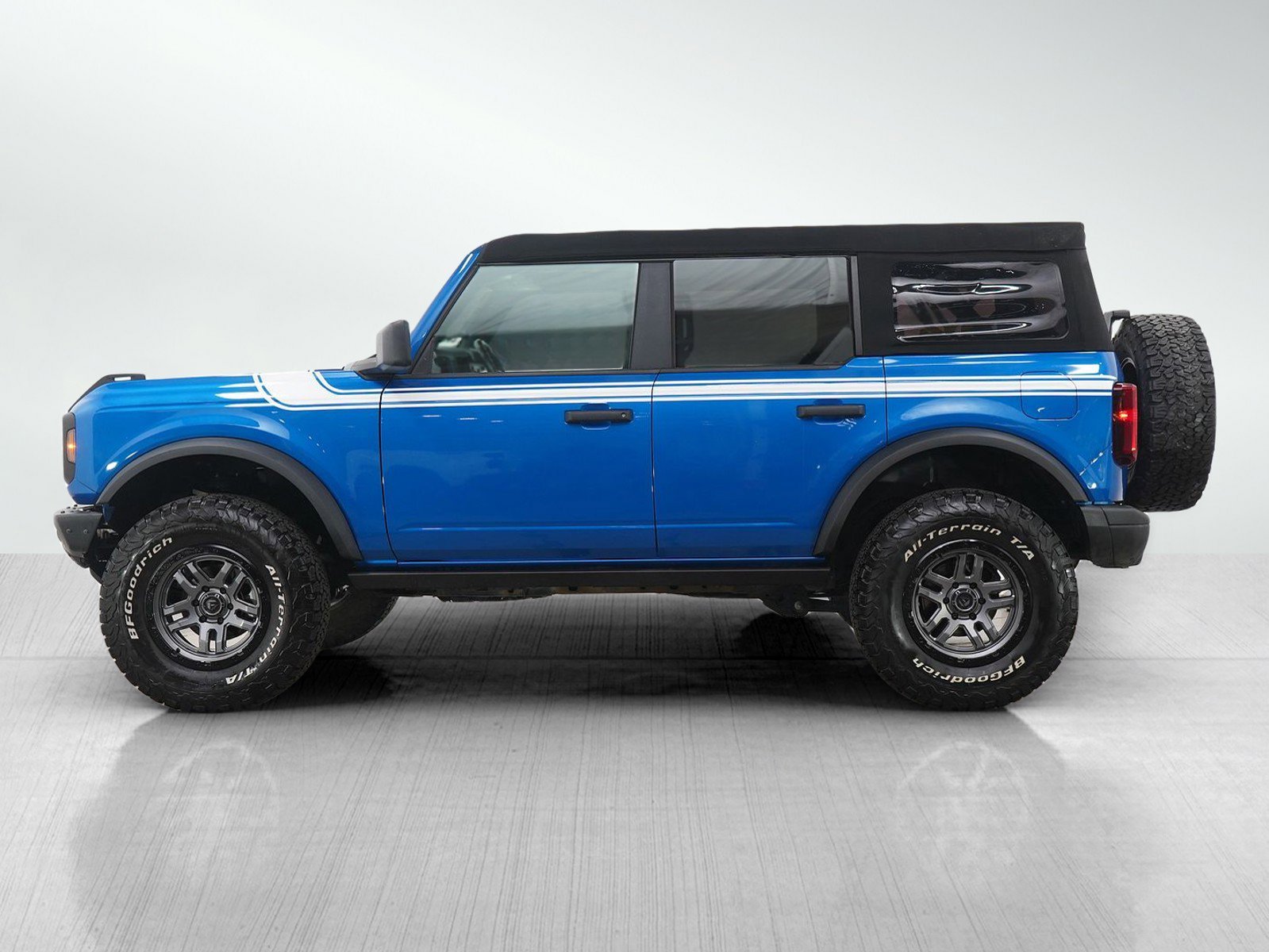 Used 2021 Ford Bronco 4-Door Black Diamond with VIN 1FMEE5BH6MLA93081 for sale in Burnsville, Minnesota