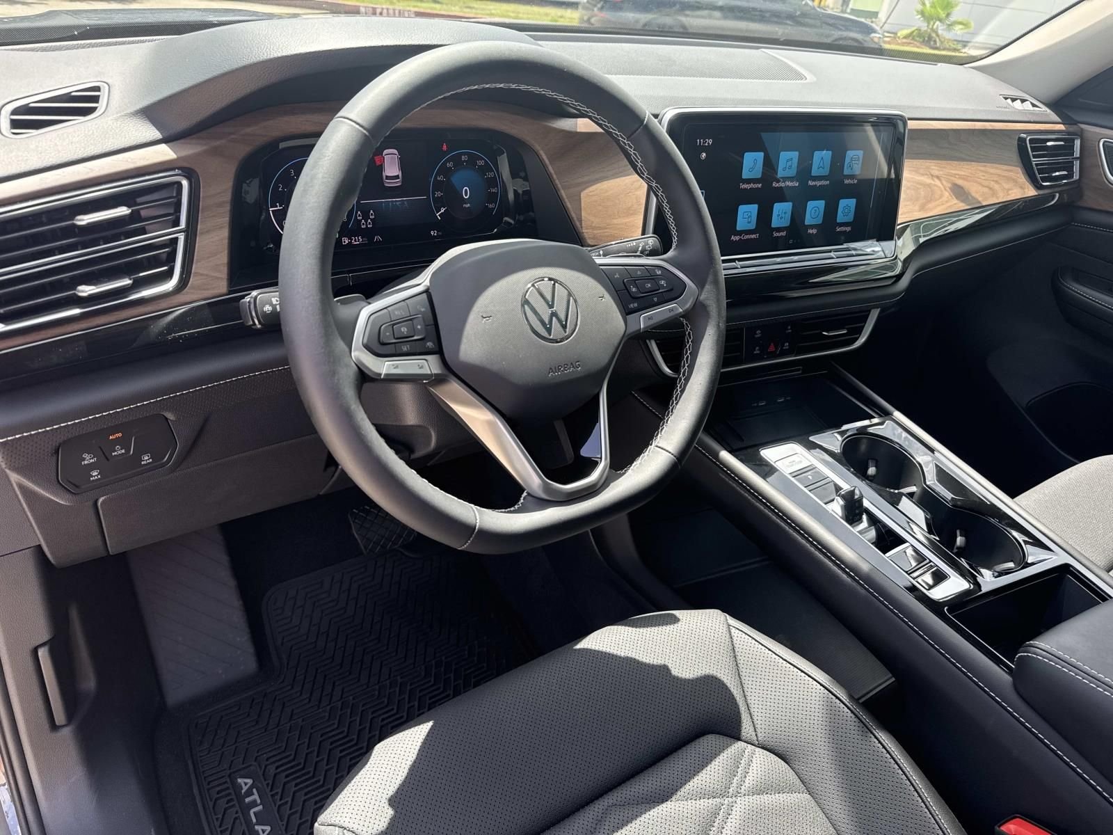 2026 Volkswagen Atlas SE w/Tech - Photo 11