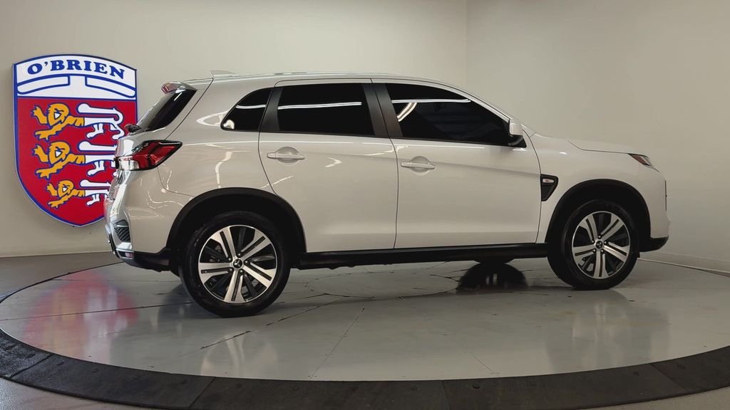 Used 2024 White Mitsubishi 2.0 ES image 4