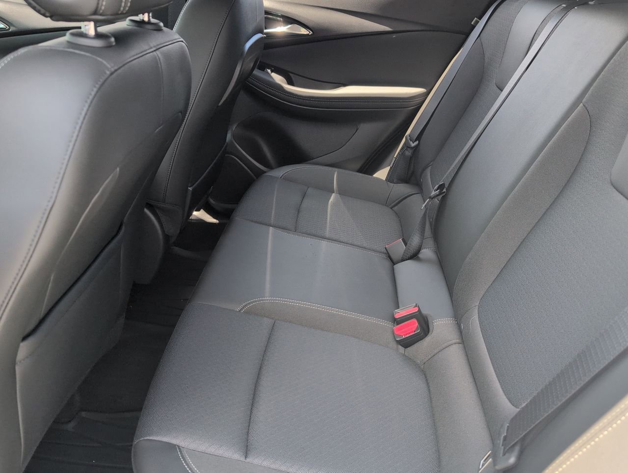 Used 2023 Summit White Buick Preferred image 22