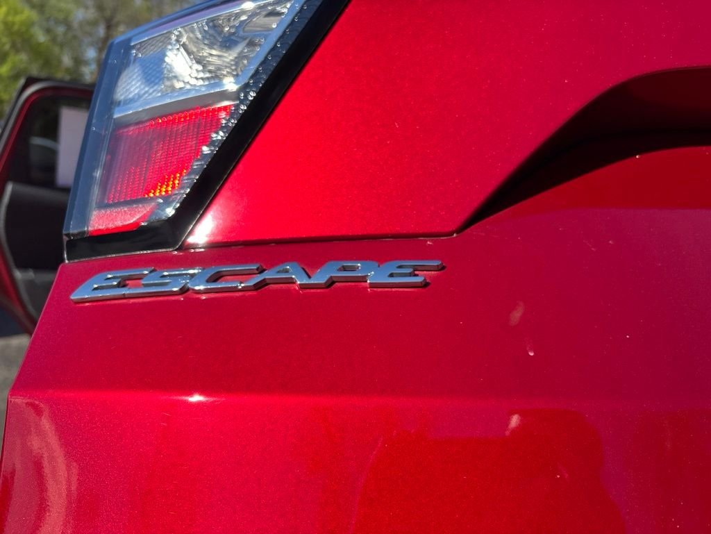 Used 2018 Red Ford Titanium image 16