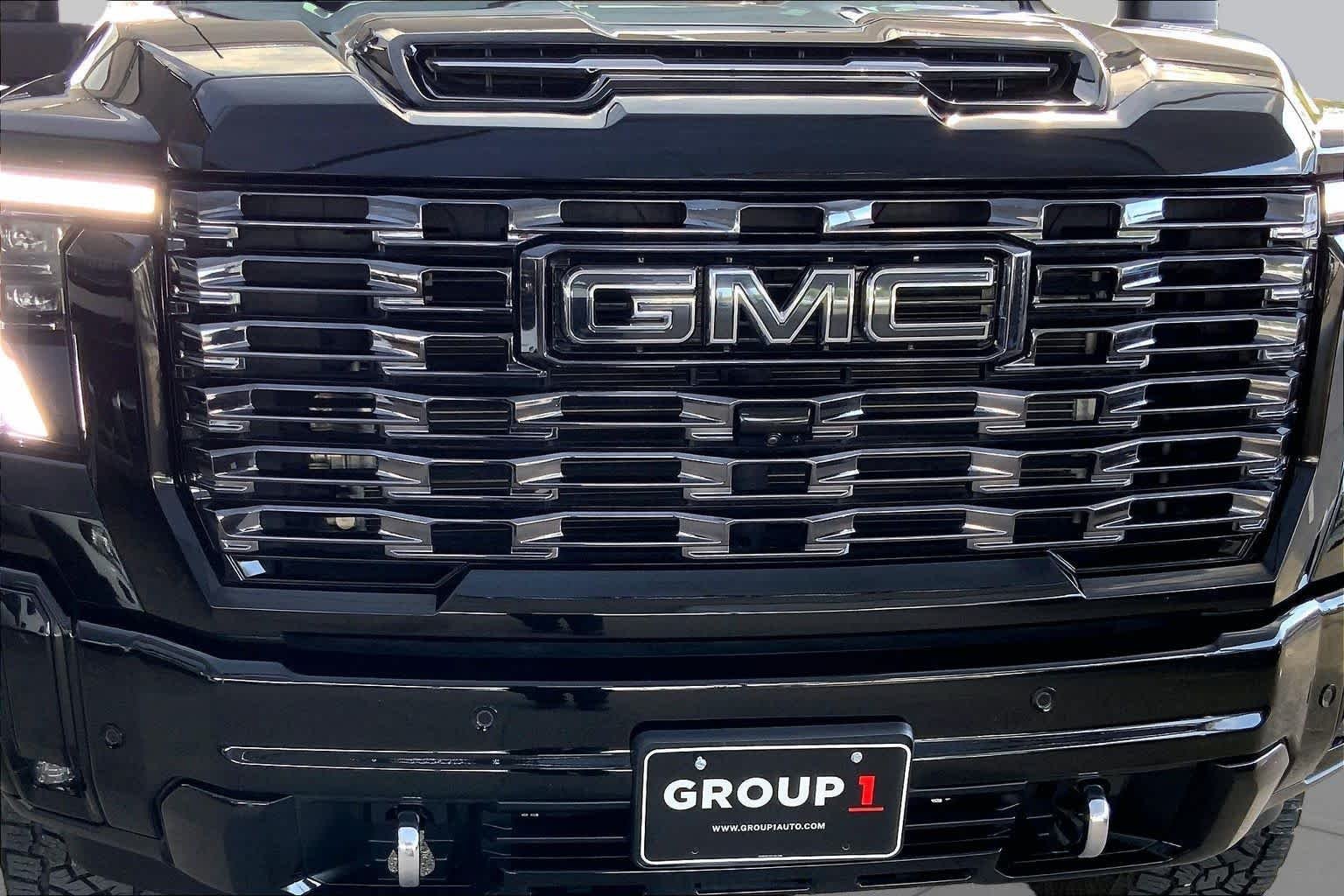 Used 2025 Onyx Black GMC Denali Ultimate image 30
