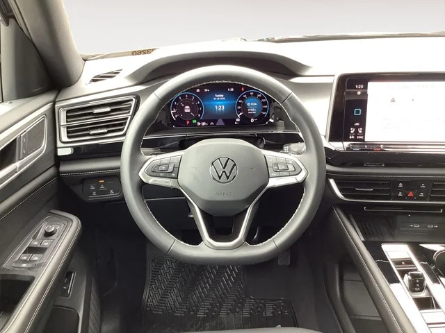 New 2026 Deep Black Pearl Volkswagen 2.0T SE W/TECHNOLOGY image 15