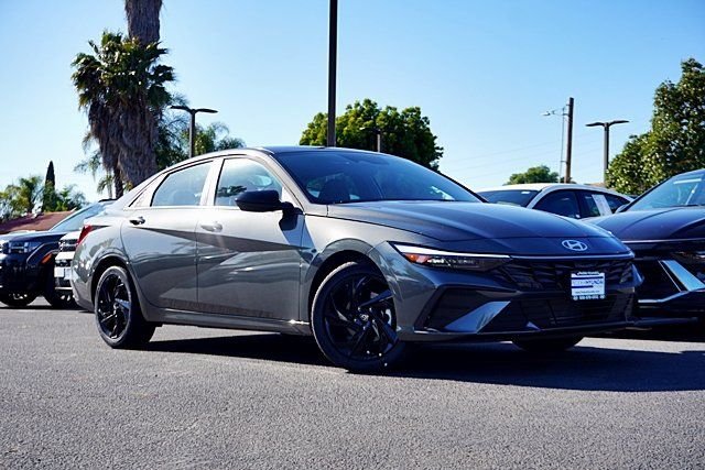 Used 2026 Gray Hyundai SEL Sport image 1