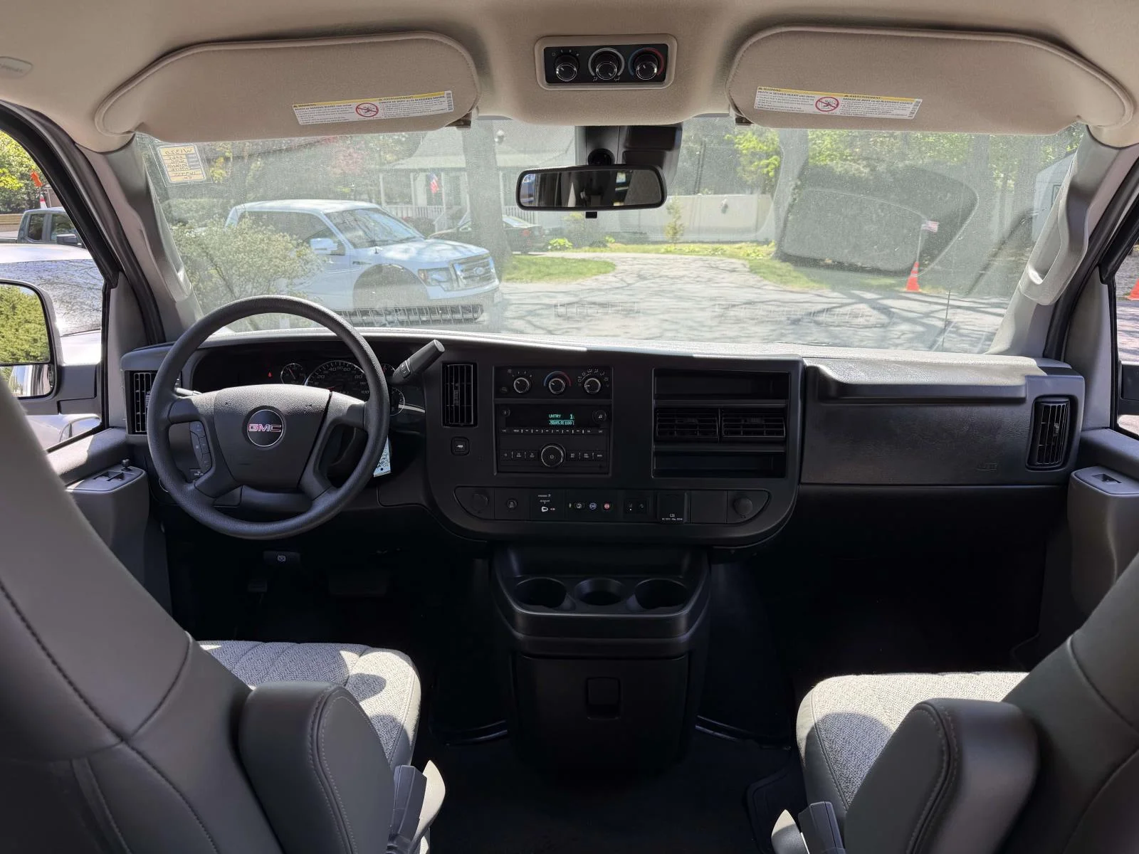 Used 2025 White GMC LT image 15