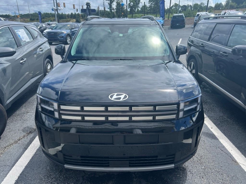 Used 2025 Black Hyundai SEL image 1