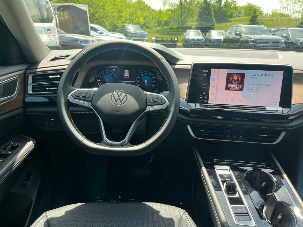 New 2026 Black Volkswagen 2.0T SE w/Technology image 18