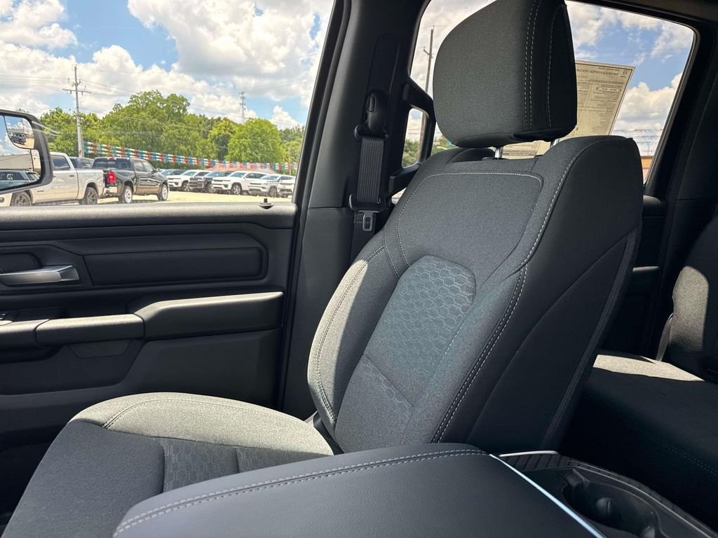 New 2026 Diamond Black Crystal Pearl-Coat Exterior Paint RAM Express image 33