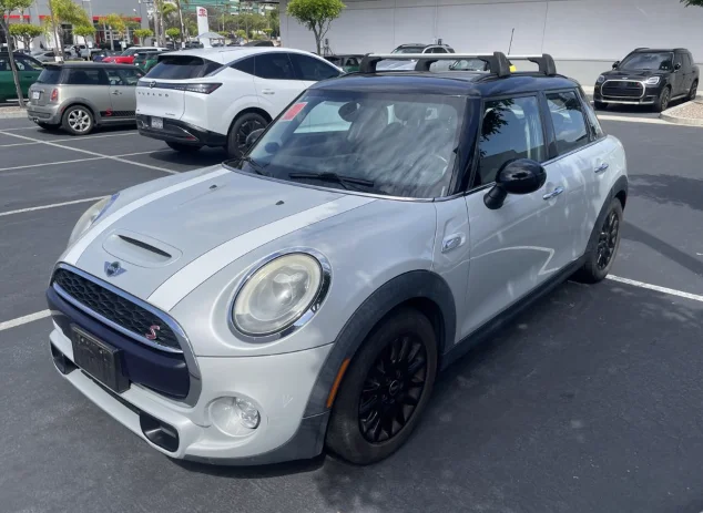 2017 MINI Cooper