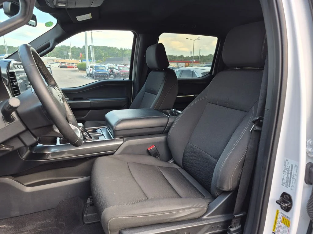Certified Used 2023 Oxford White Ford XLT image 18
