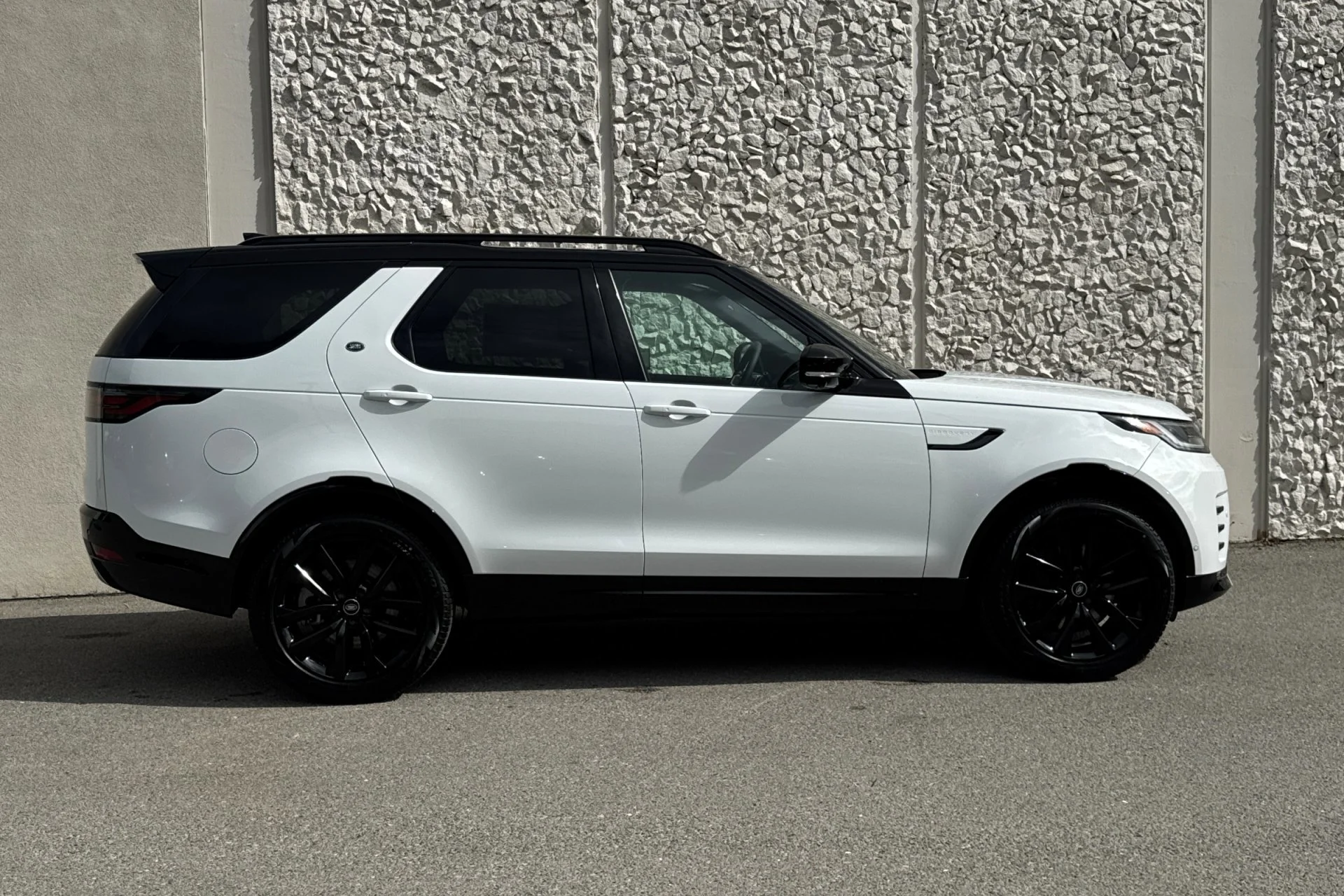 New 2026 Fuji White Land Rover Gemini Edition AWD image 8