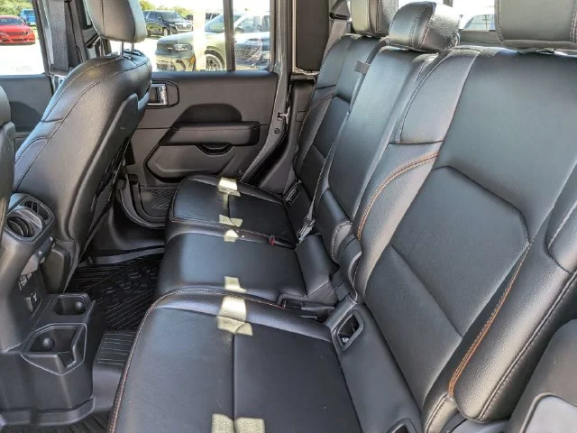 Used 2023 Gray Jeep Mojave image 10