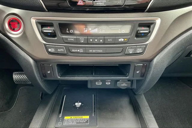 Used 2024 Red Honda EX-L image 17