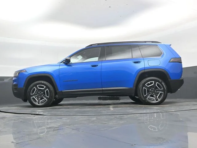 New 2026 Hydro Blue Pearl-Coat Exterior Paint Jeep Limited image 44
