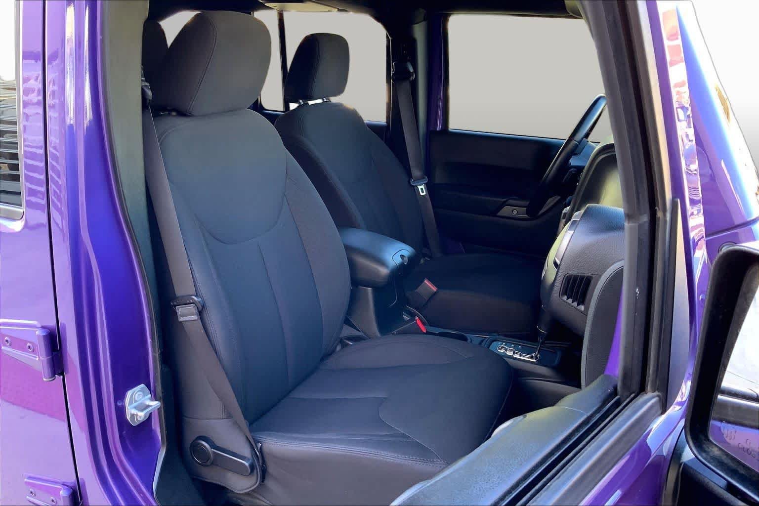 Used 2018 Xtreme Purple Pearlcoat Jeep Sport S image 9