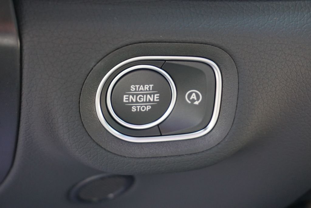 Used 2026 Obsidian Black Metallic Mercedes-Benz GLE 350 image 33