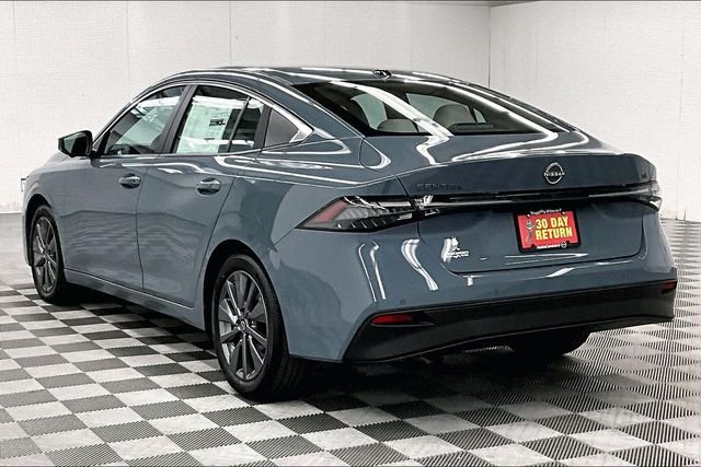 New 2026 Atlantic Gray Metallic Nissan SL image 3