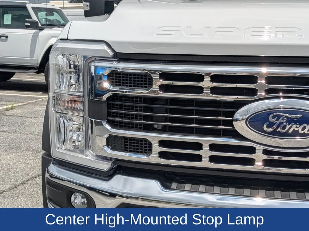 2025 Ford F-550 Super Duty Chassis Cab XL - Photo 10