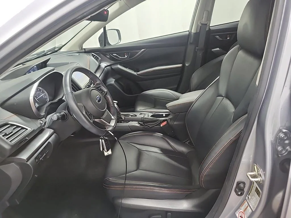 Used 2019 Silver Subaru 2.0i Limited image 9