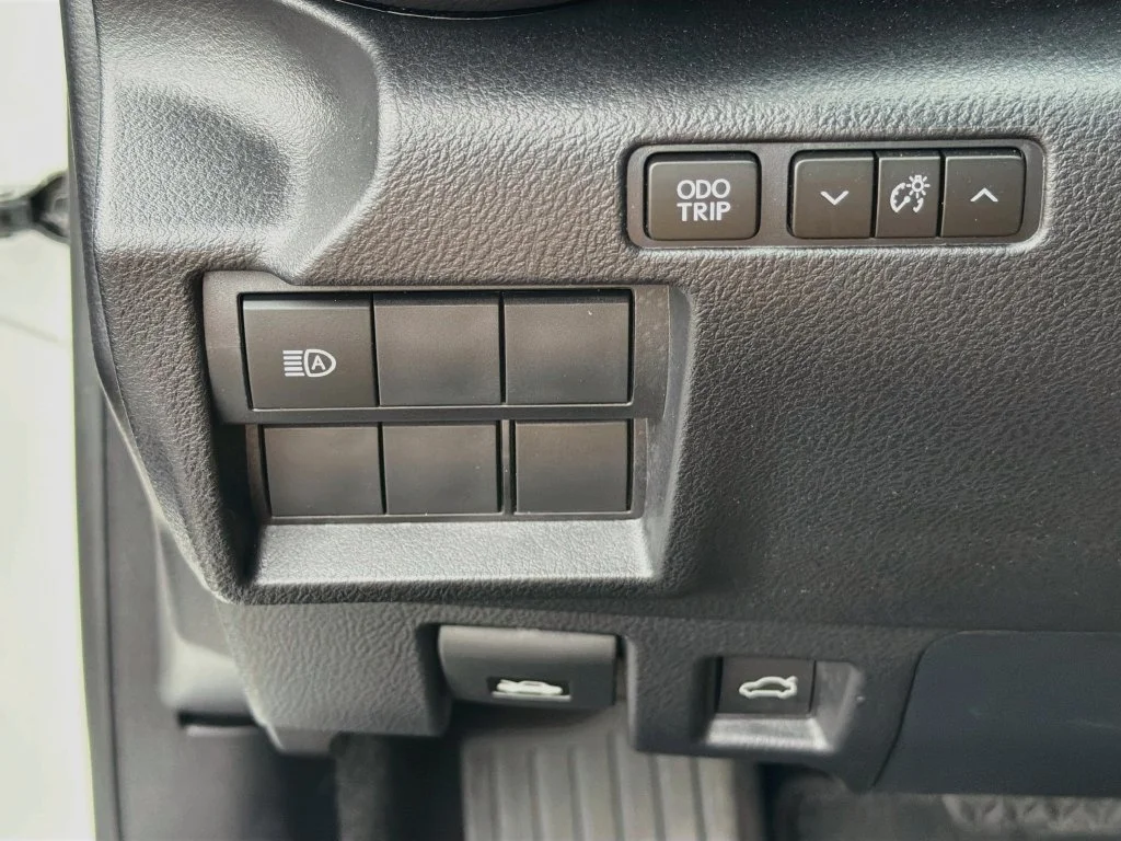 Used 2024 White Pearl Lexus 300 image 17