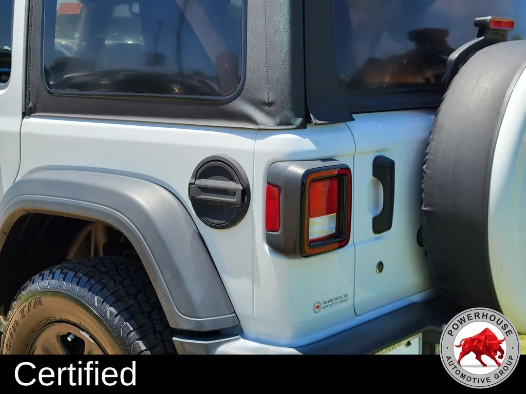 Used 2018 White Jeep Unlimited Sport image 12