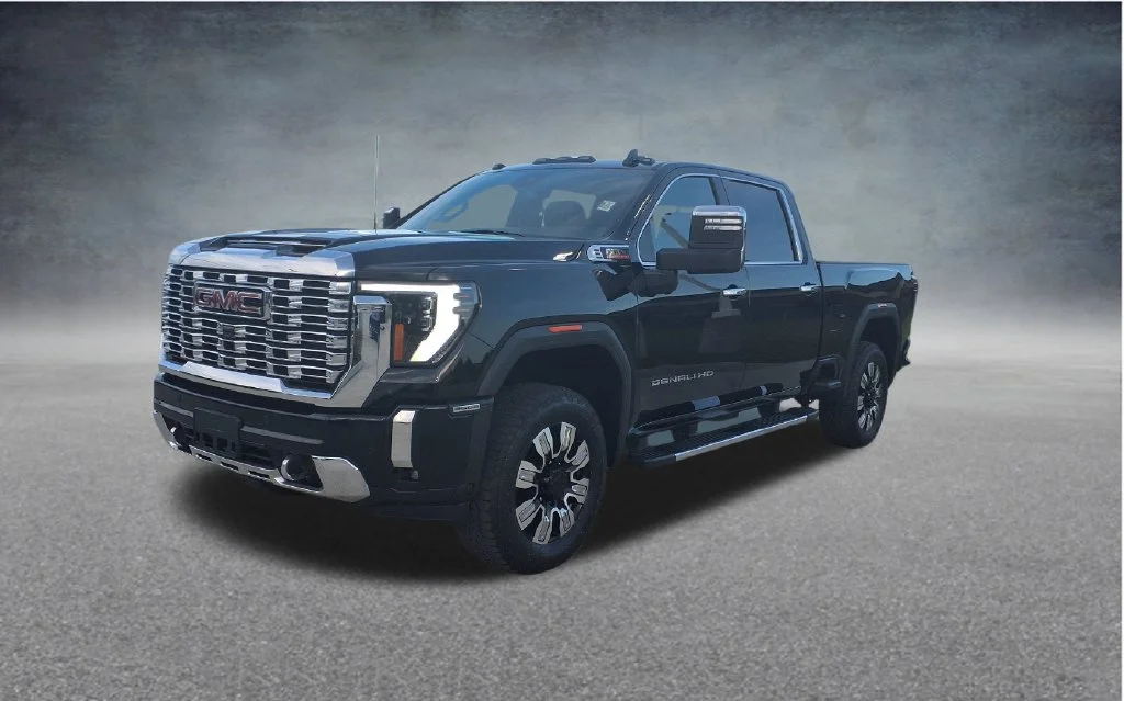 Used 2025 Black GMC Denali image 3