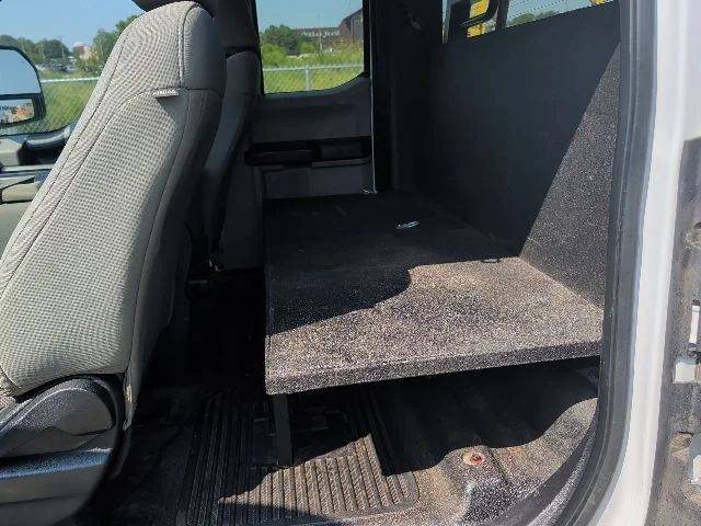 Used 2018 White Ford XL image 12