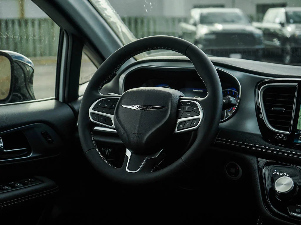 2026 Chrysler Pacifica Limited - Photo 16