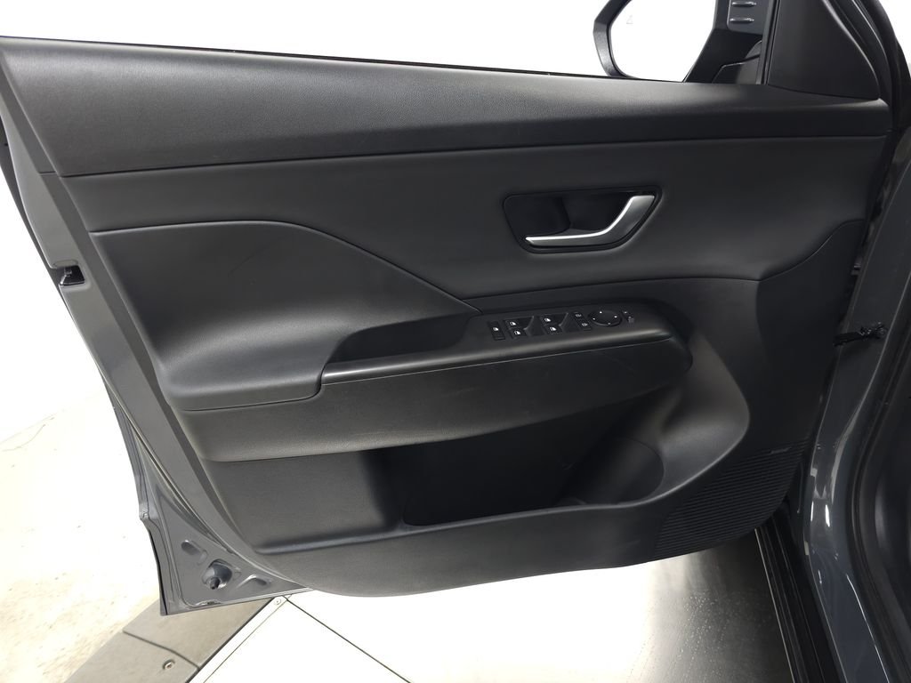 2026 Hyundai Kona Limited - Photo 16