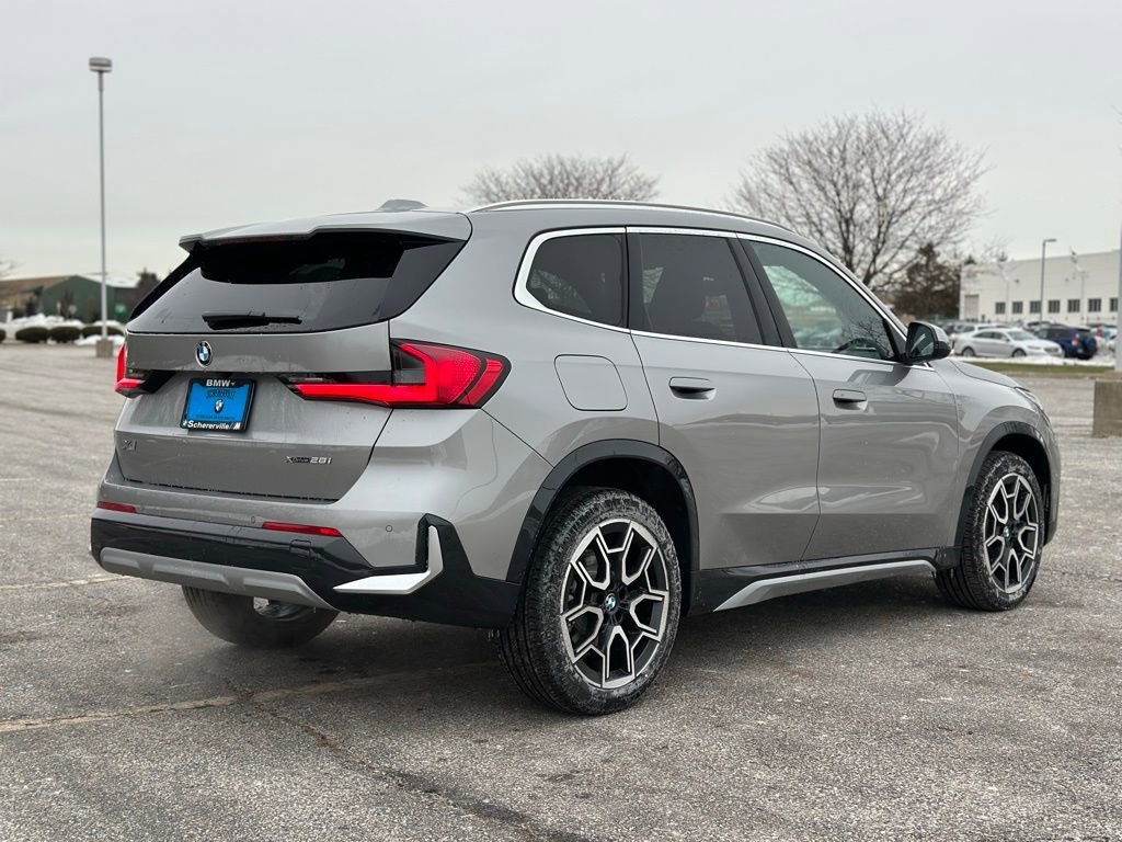 New 2026 Space Silver Metallic BMW xDrive28i image 7