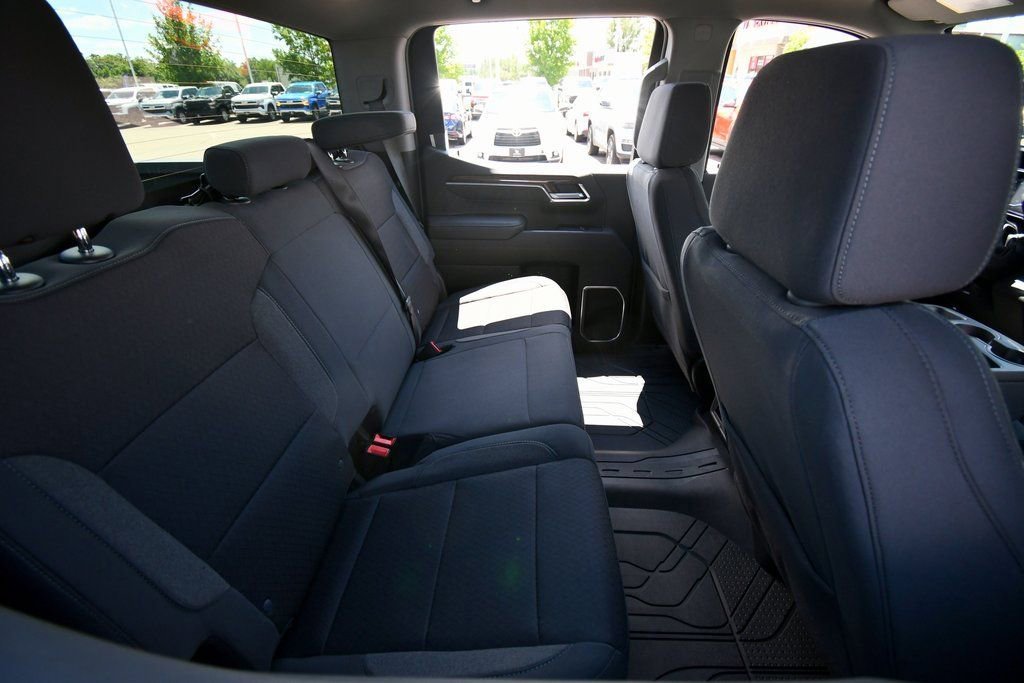 2025 Chevrolet Silverado 1500 LT - Photo 13