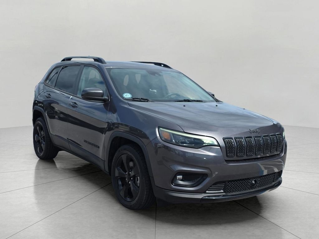 Used 2021 Gray Jeep Latitude Plus image 2