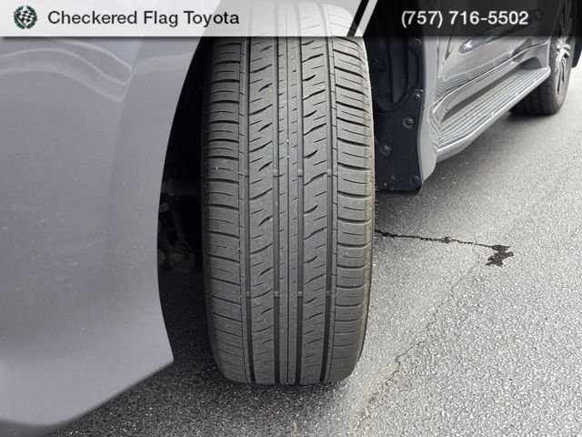 Used 2018 Nebula Gray Pearl Lexus 570 image 14