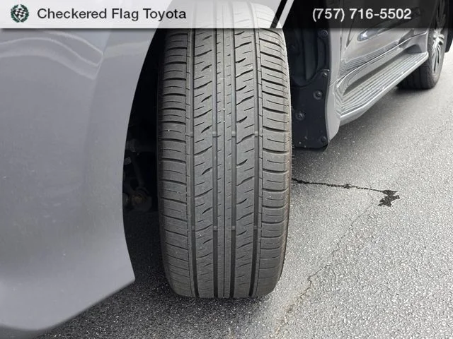 Used 2018 Nebula Gray Pearl Lexus 570 image 14