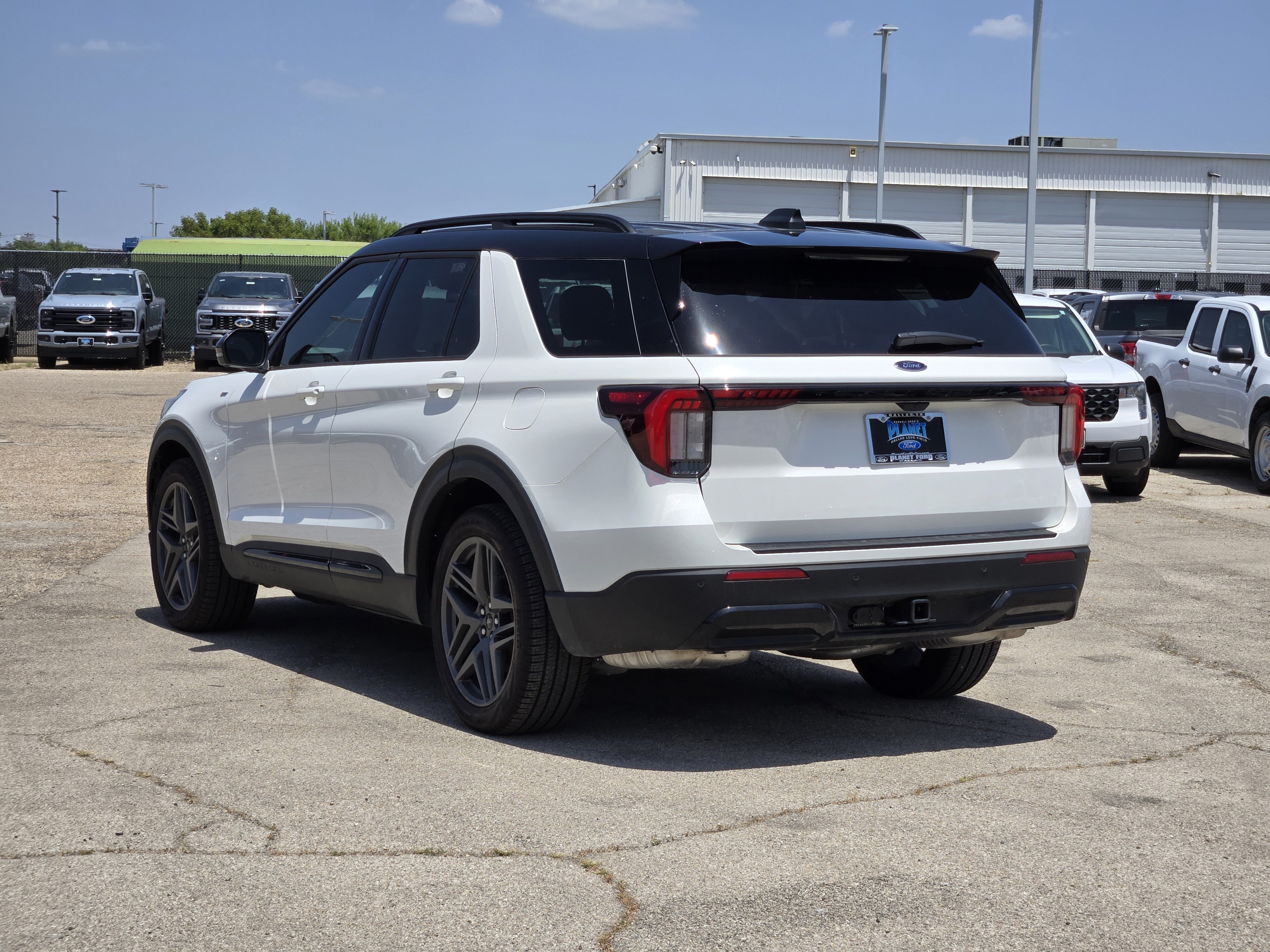 New 2026 Star White Metallic Tri-Coat Ford ST-Line image 3