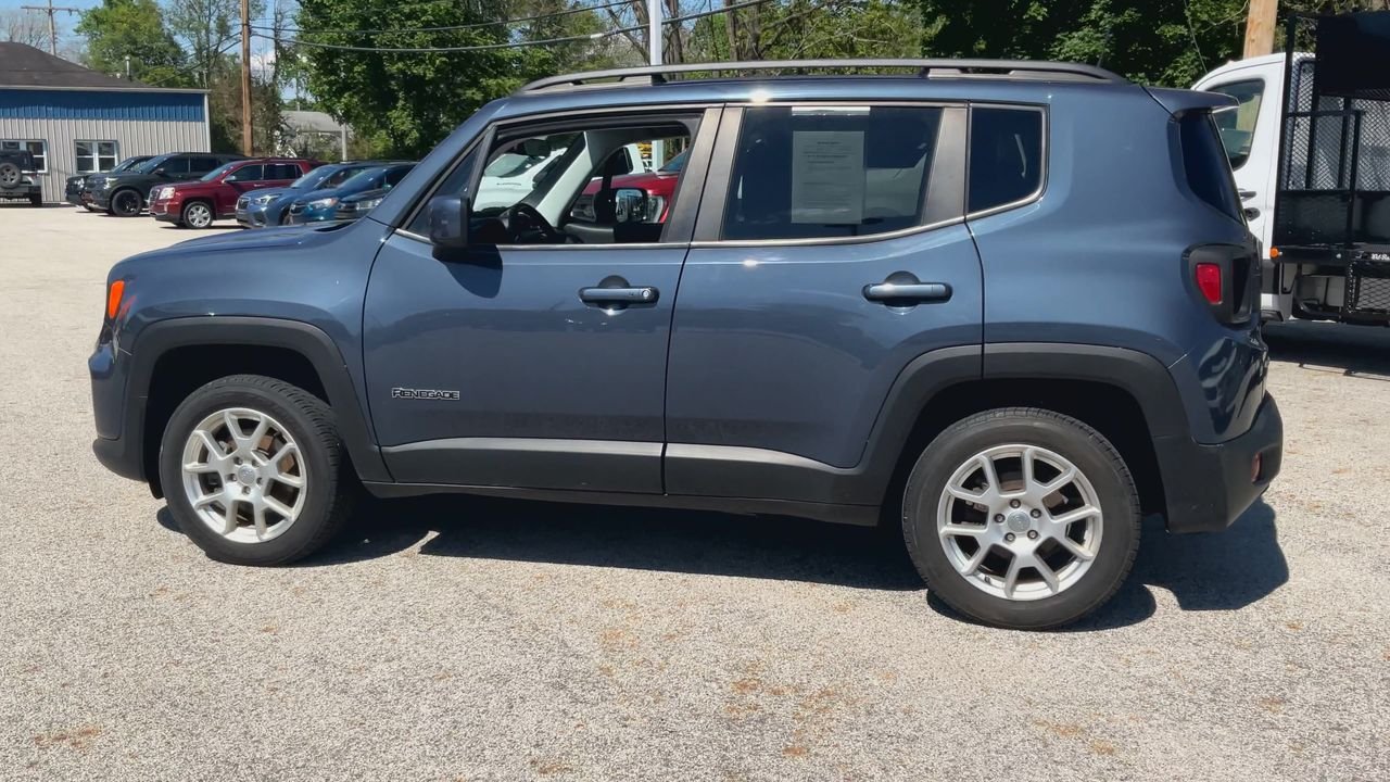 Used 2019 BLUE Jeep Latitude image 8
