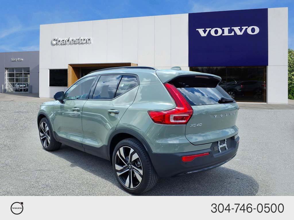 Certified Used 2025 Sage Green Metallic Volvo Ultra Dark Theme image 5