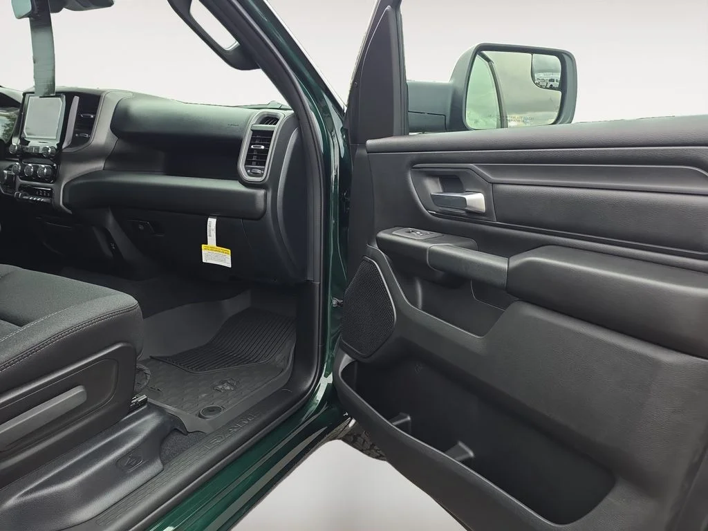 New 2026 Serrano-Green Metallic Exterior Paint RAM Warlock image 9