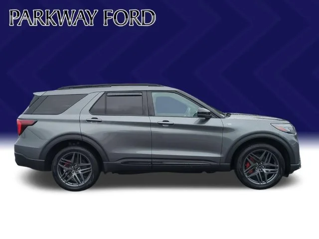Used 2025 Gray Ford ST-Line image 6