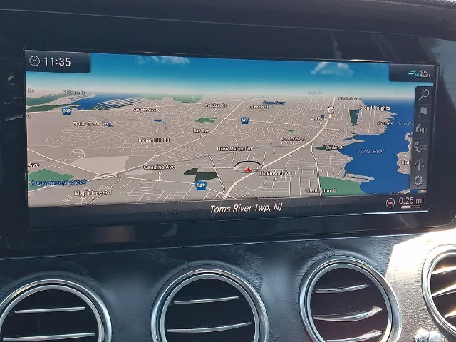 Used 2019 White Mercedes-Benz E 300 image 17