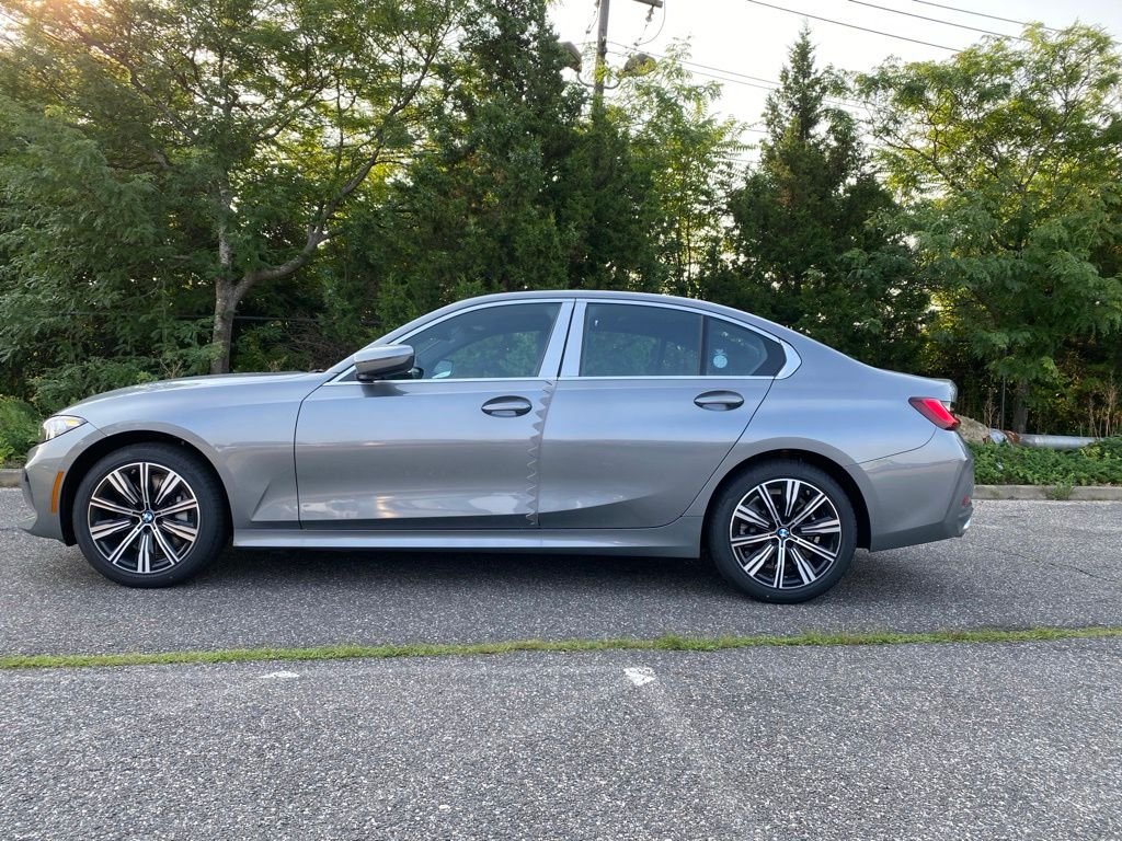 New 2026 Skyscraper Grey Metallic BMW 330i xDrive image 4