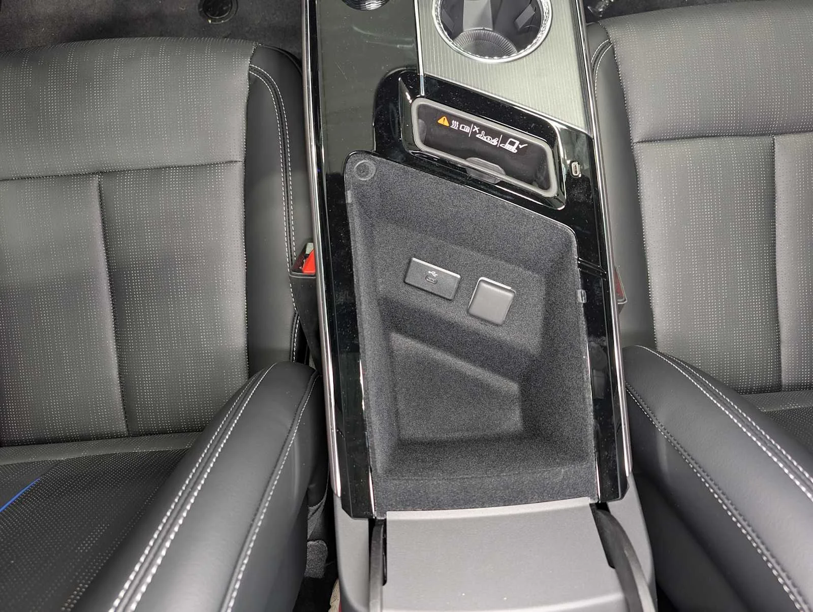 2026 Cadillac LYRIQ V - Photo 18